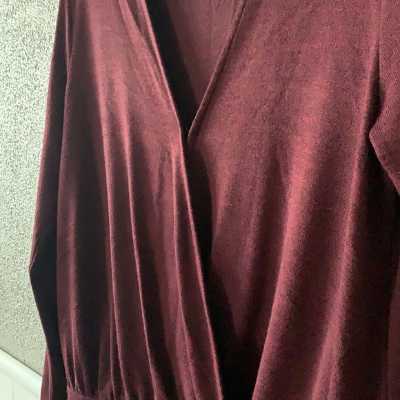 Dynamite long sleeve burgundy dress - Picture 3 of 5